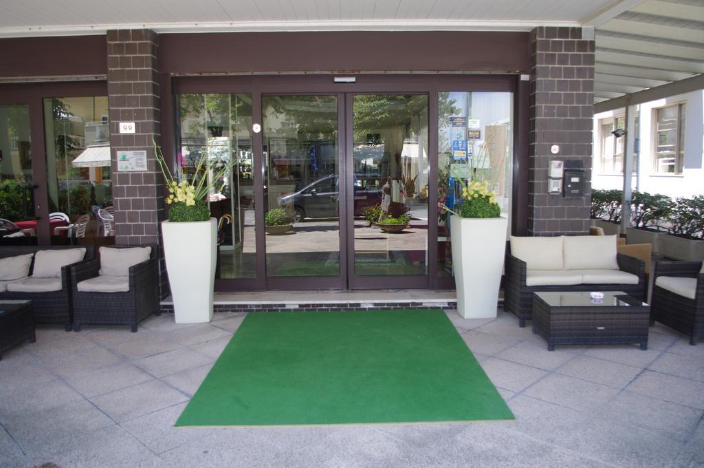 Hotel Avana Fronte Mare Riccione Zewnętrze zdjęcie