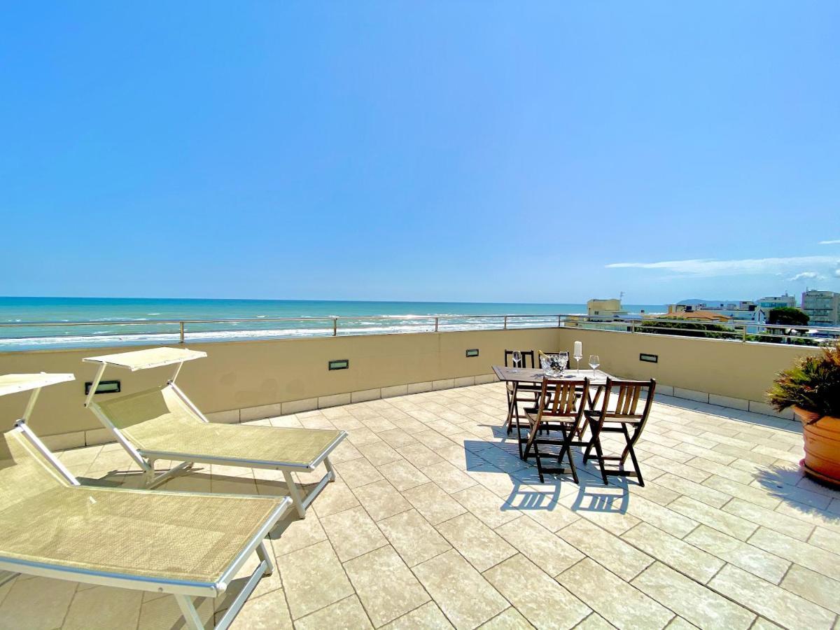 Hotel Avana Fronte Mare Riccione Zewnętrze zdjęcie
